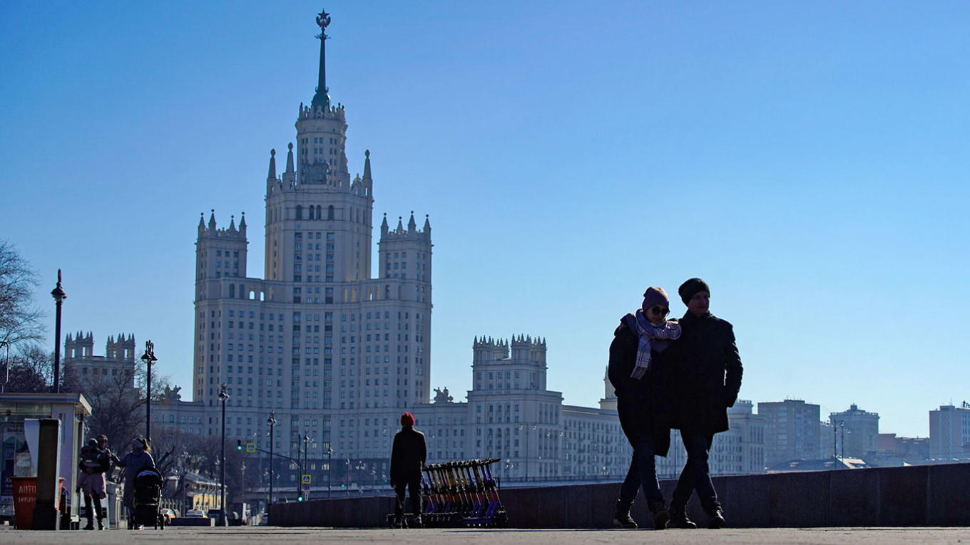In Photos: Moscow Residents Feel Consequences of Ukraine War