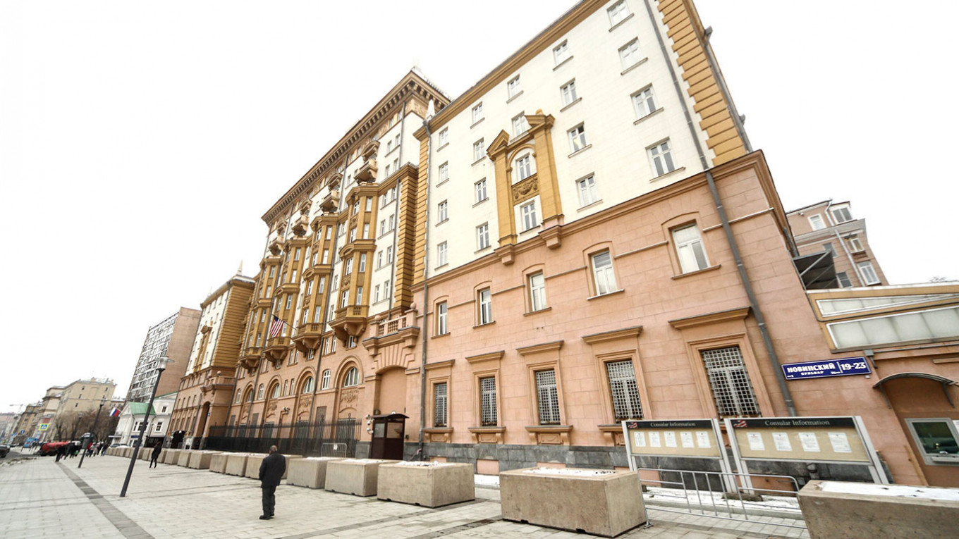 Muscovites to Vote on Pro-War Names for U.S. Embassy Square