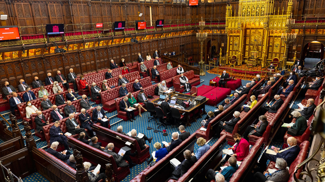 Russia Bars Entry to 154 Members of U.K. House of Lords