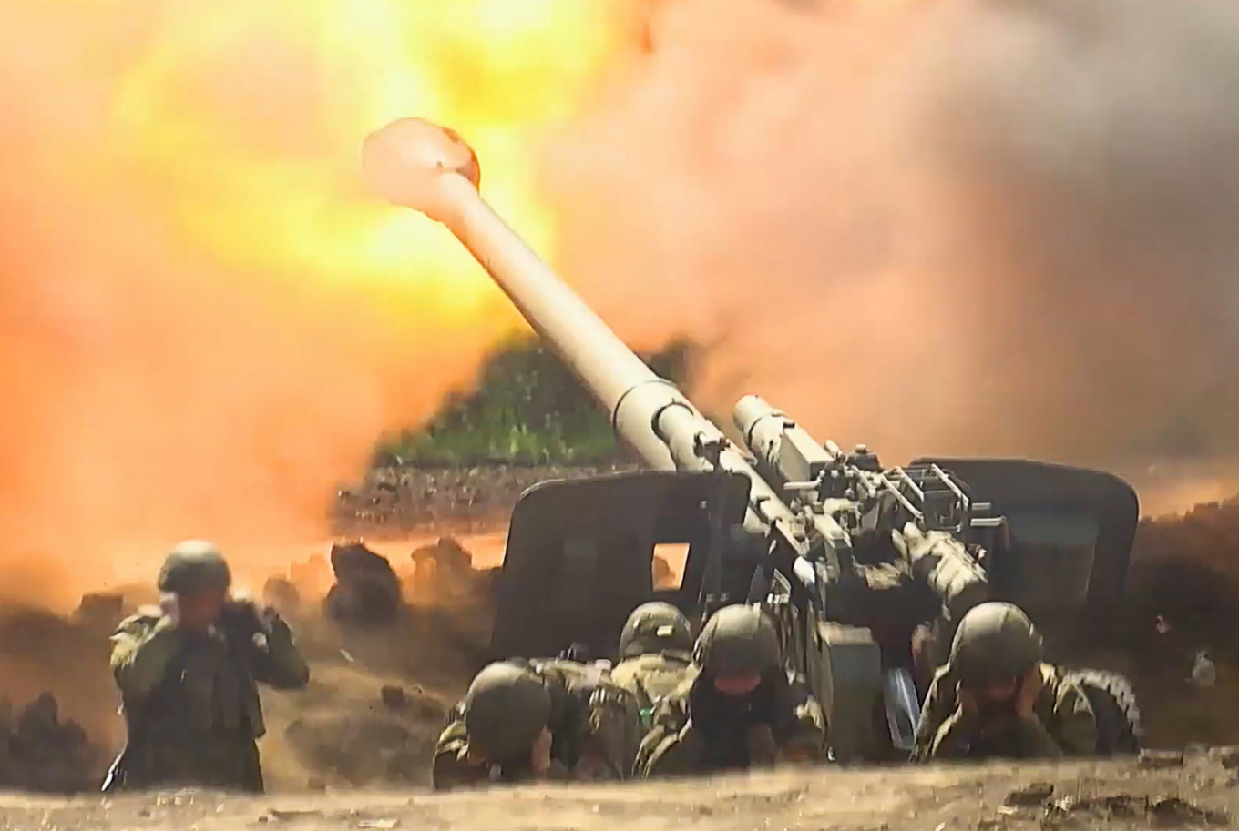 22 февраля военная операция. Американская гаубица м777. Артиллерия вс РФ на Украине. Артиллерия в бою на Украине.