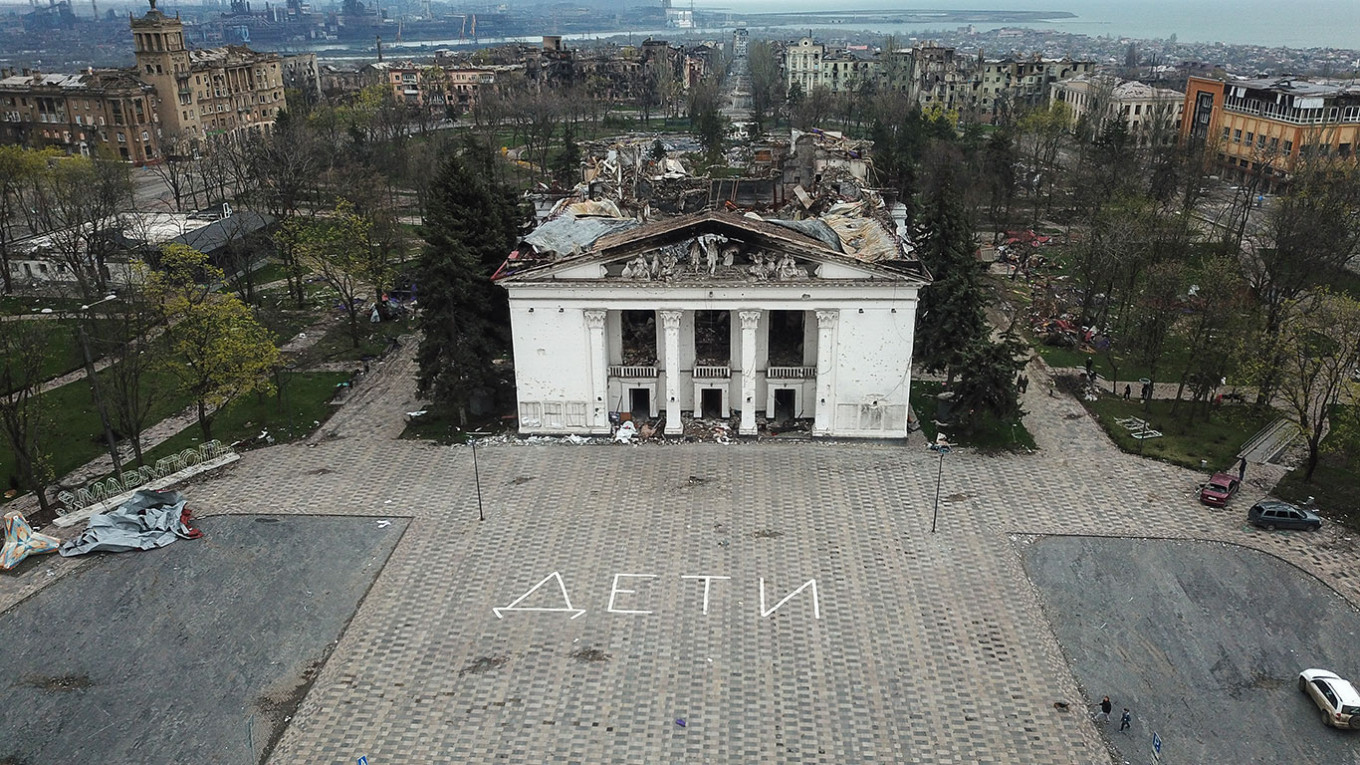 Up to 600 Dead in Mariupol Theater Airstrike — Investigation