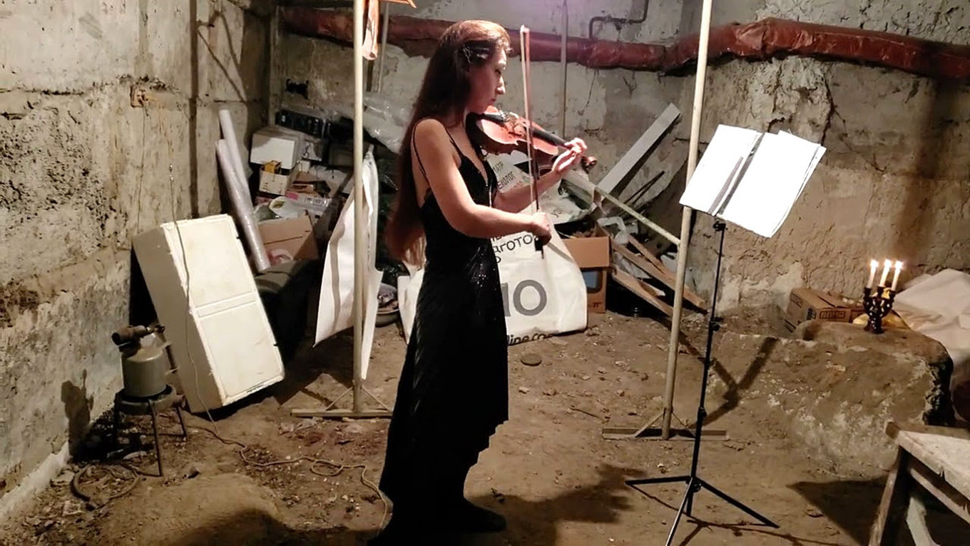 Violin Becomes ‘Weapon Of Resistance’ in Ukraine Shelters
