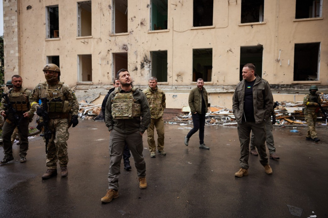 Zelensky Visits Ukraine’s East, Fires Kharkiv Security Chief