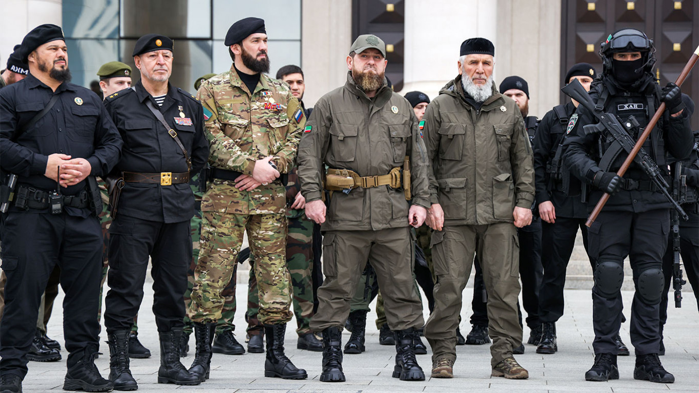 Chechen Authorities Using Threats and Blackmail to Recruit Soldiers for Ukraine — Investigation
