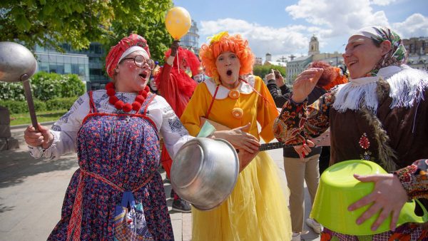 In Photos: Muscovites Seek Normalcy in Summer Events