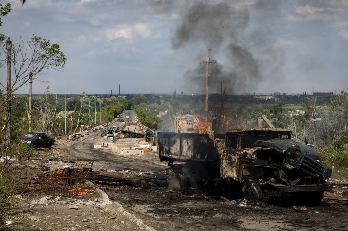 Key Ukrainian City Under ‘Massive’ Russian Bombardment