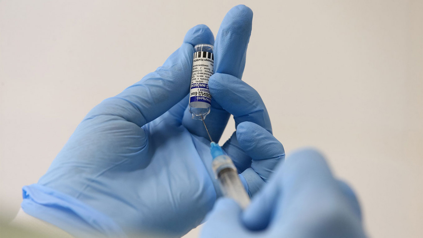 Russians Inoculated With Expired Coronavirus Vaccine