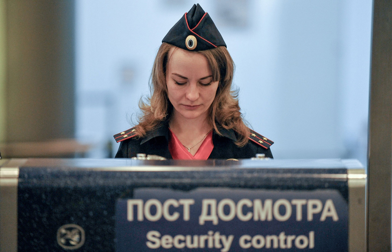  Police at Moscow's Vnukovo Airport. Alexander Avilov / Moskva News Agency 