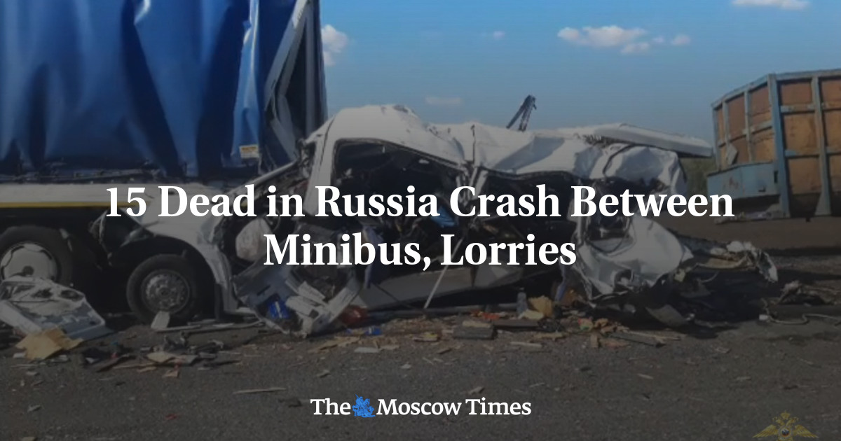15 Dead in Russia Crash Between Minibus, Lorries