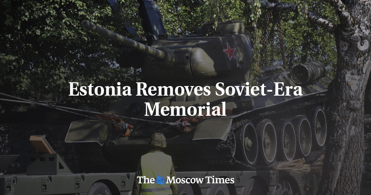Estonia Removes Soviet-Era Memorial