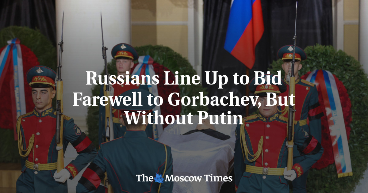 Russians Line Up to Bid Farewell to Gorbachev, But Without Putin