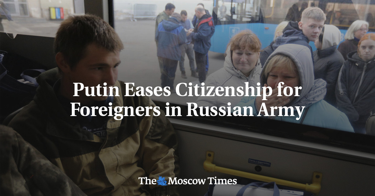 Putin Eases Citizenship for Foreigners in Russian Army