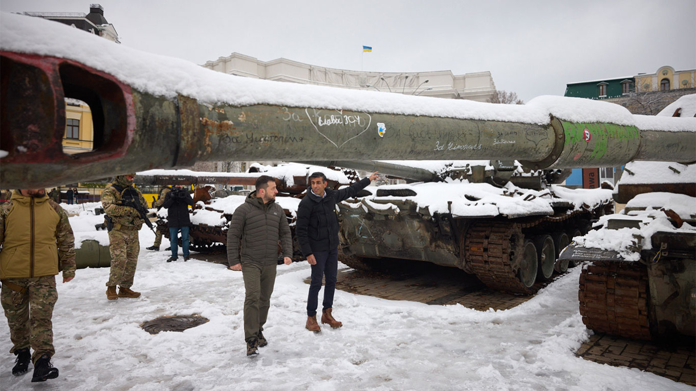 As Winter Sets In, Ukrainian Battlefields Shows Few Signs Of Freezing
