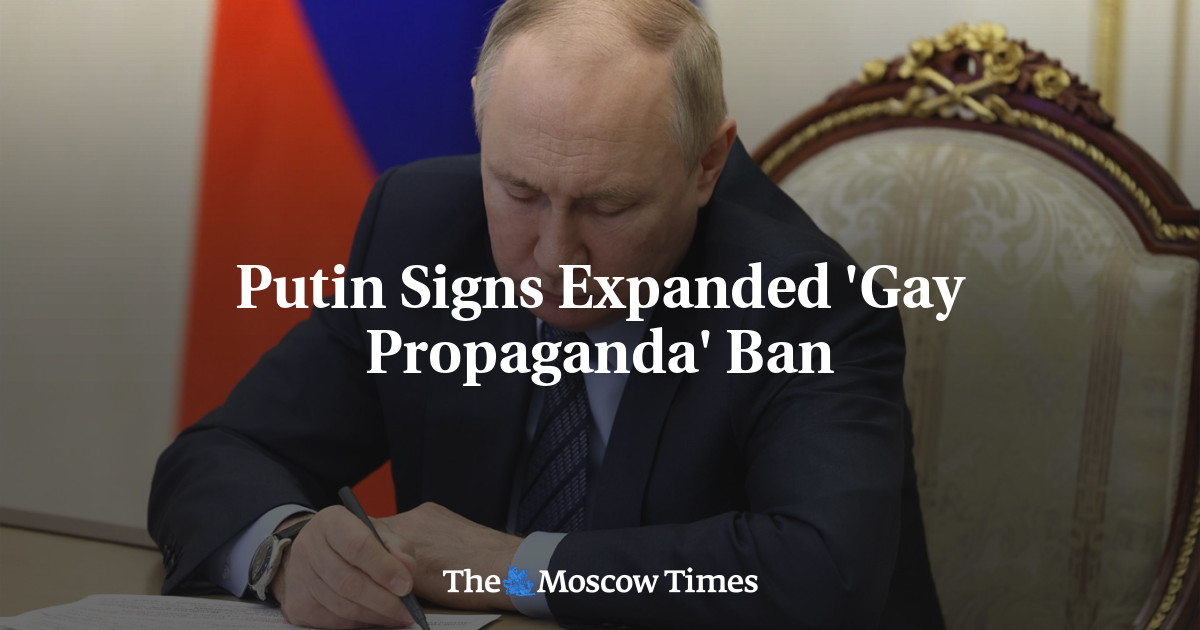 Putin Signs Expanded ‘Gay Propaganda’ Ban