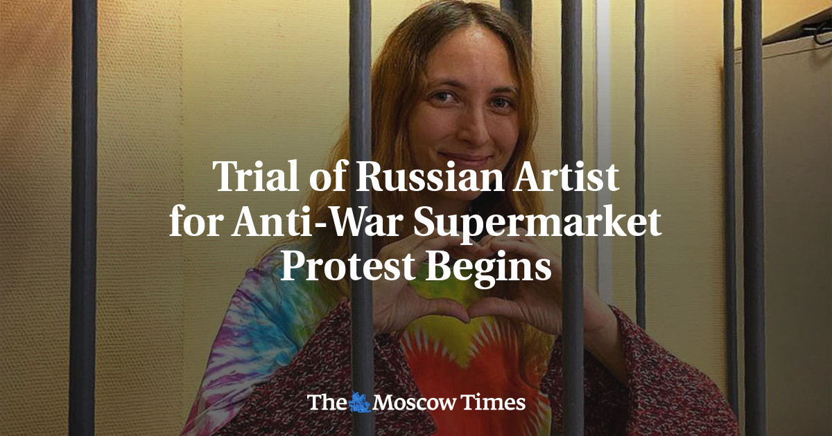 Trial of Russian Artist for Anti-War Supermarket Protest Begins