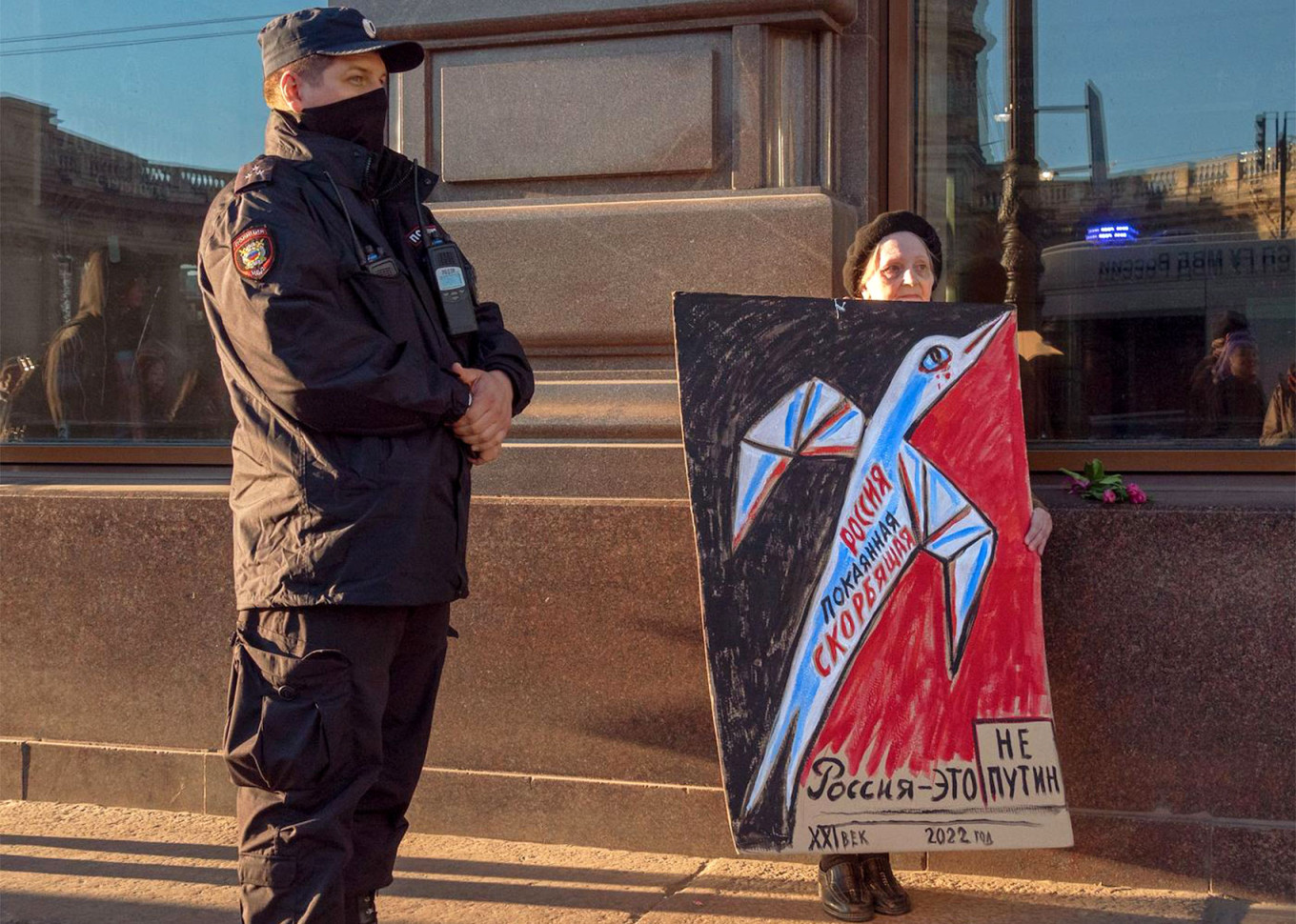  St. Petersburg artist and activist Yelena Osipova on Nevsky Prospekt. Sergei Rybezhsky / Kommersant 