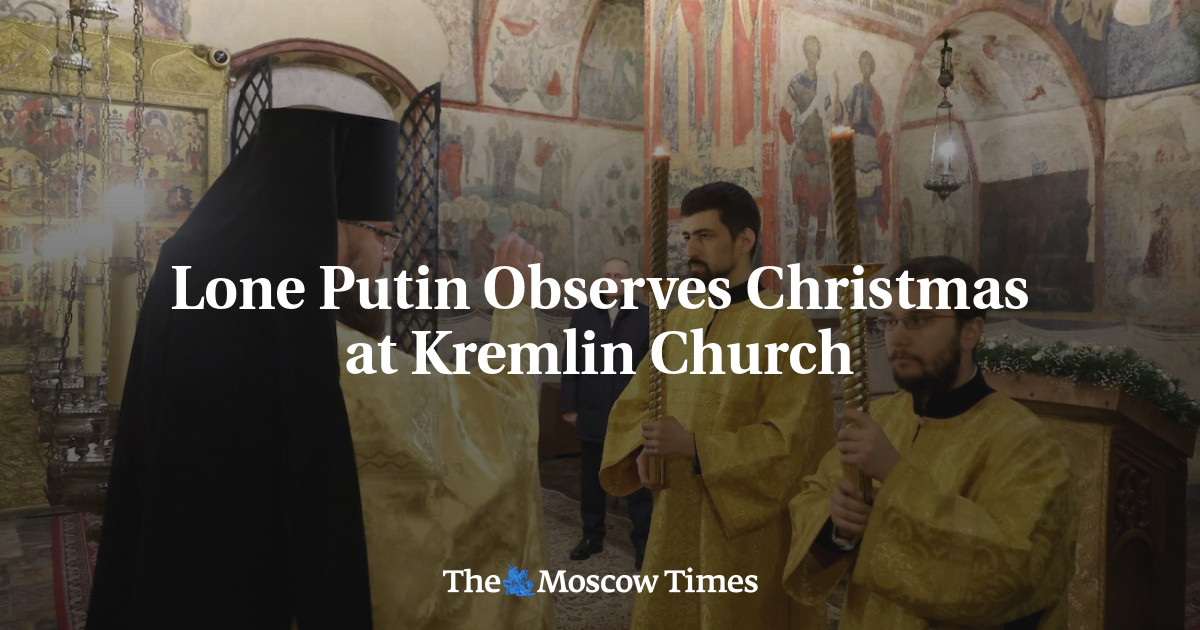 Lone Putin Observes Christmas at Kremlin Church