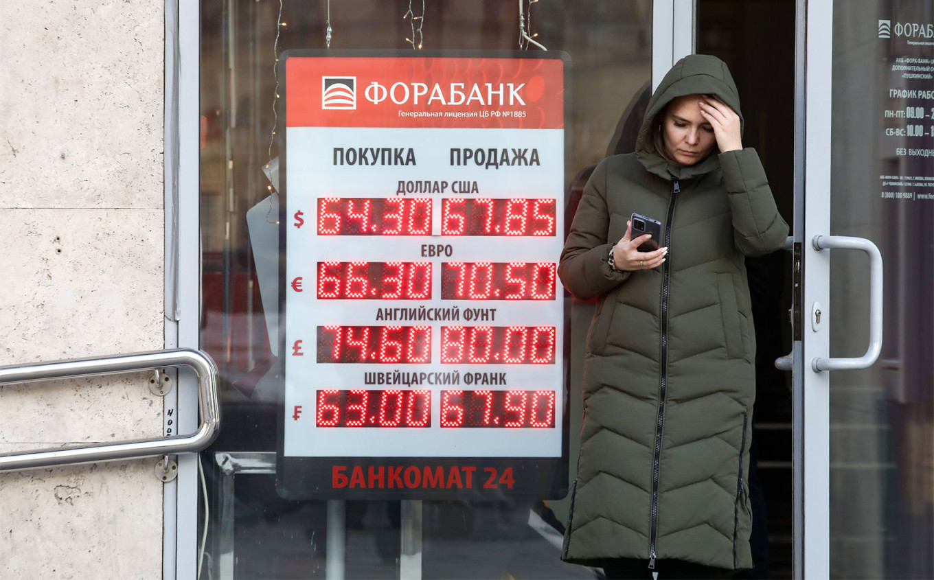 What Really Happened With Russia’s Economy in 2022?