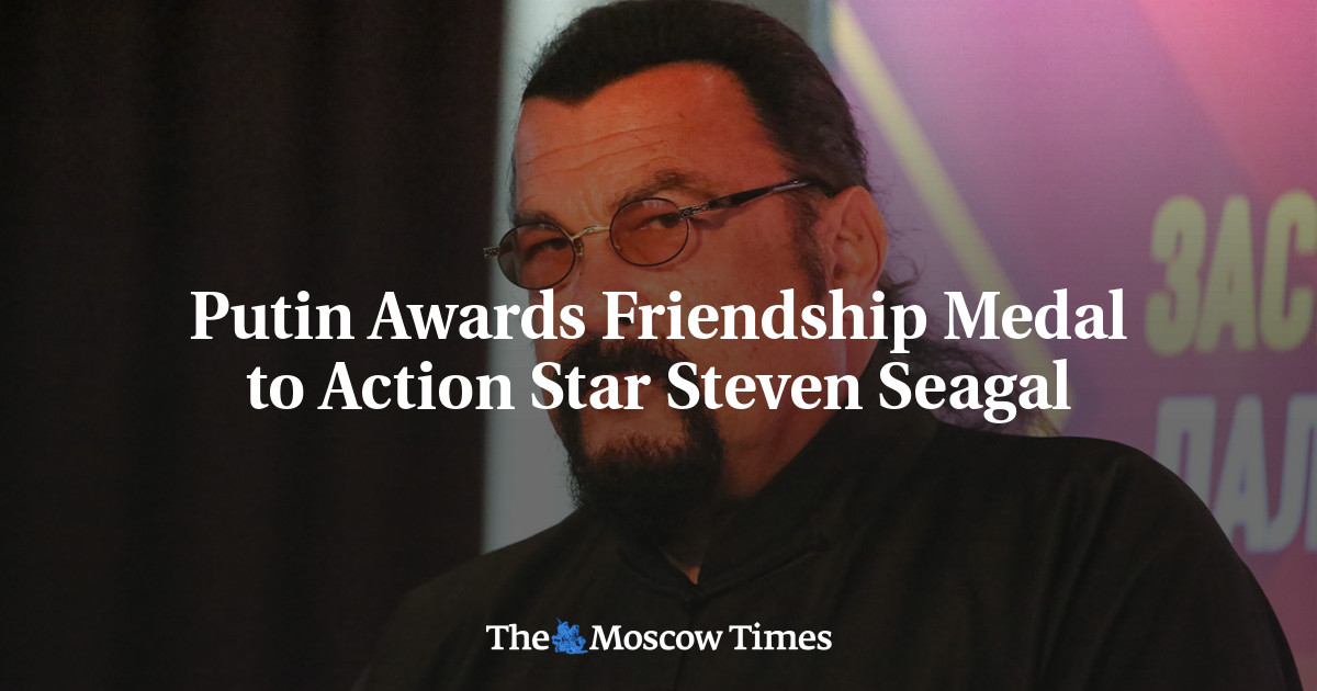Putin Awards Friendship Medal to Action Star Steven Seagal