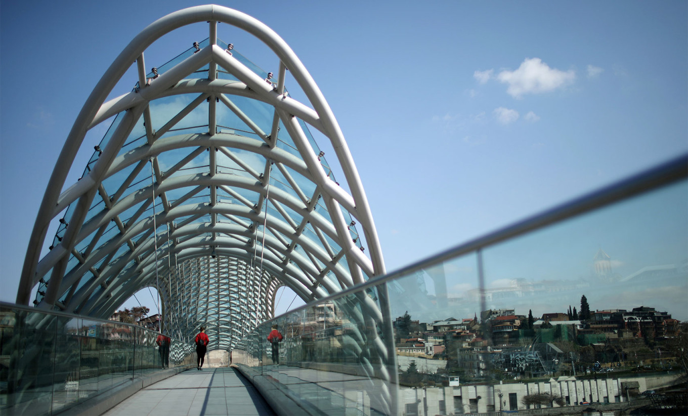 The Bridge of Peace in Tbilisi, Georgia. David Mdzinarishvili / TASS