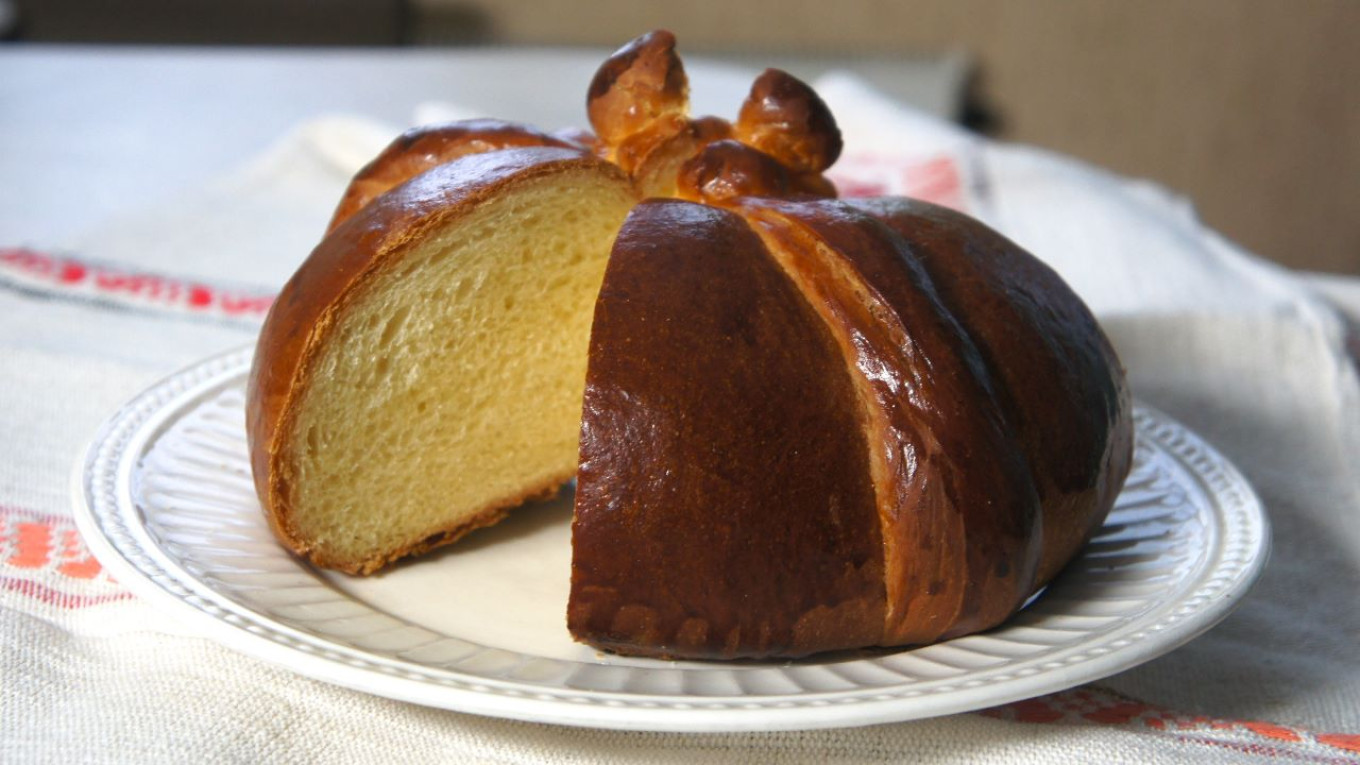 Kulich: The Glory of the Easter Table