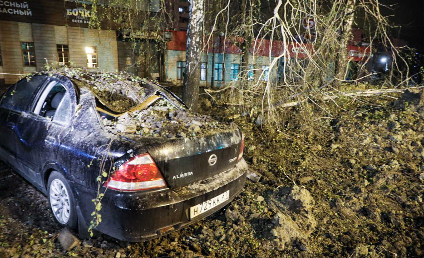  The aftermath of the explosion of an apparent glide bomb in Belgorod, Russia. Pavel Kolyadin / TASS 