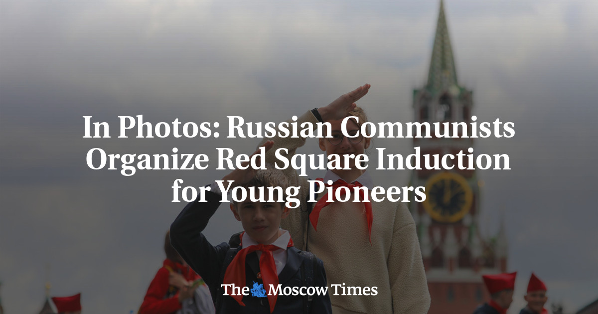 In Photos: Russian Communists Organize Red Square Induction for Young Pioneers