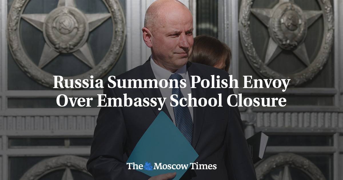 Russia Summons Polish Envoy Over Embassy School Closure