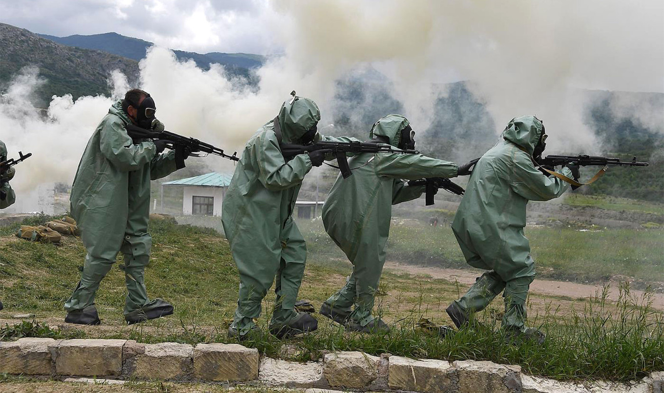  A unit training course for mobilized citizens of Sevastopol and Crimea at the Black Sea Fleet training range before being sent to the front line. Victor Korotayev / Kommersant 