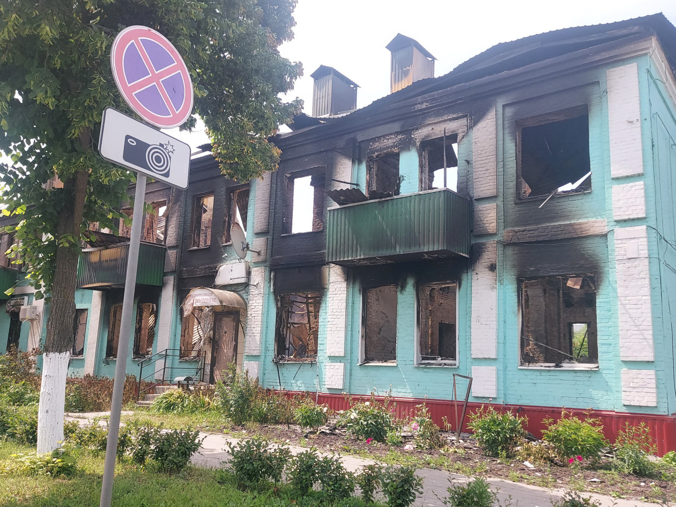  A burned-out apartment block in Shebekino. Giovanni Pigni / MT 