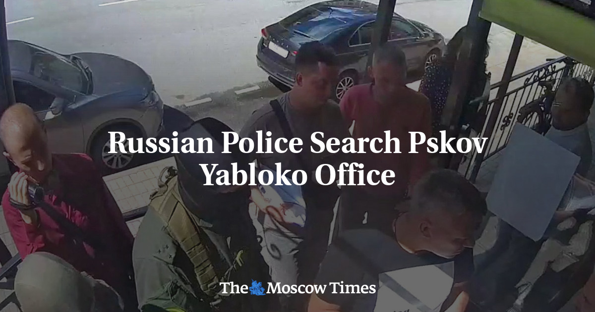 Russian Police Search Pskov Yabloko Office