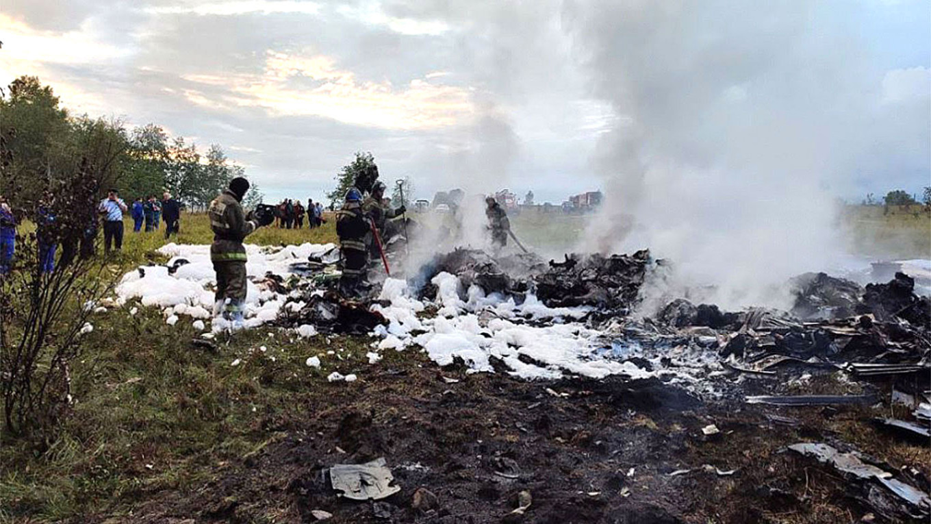  Wreckage at the crash site of the Embraer Legacy jet. Russian Investigative Committee 