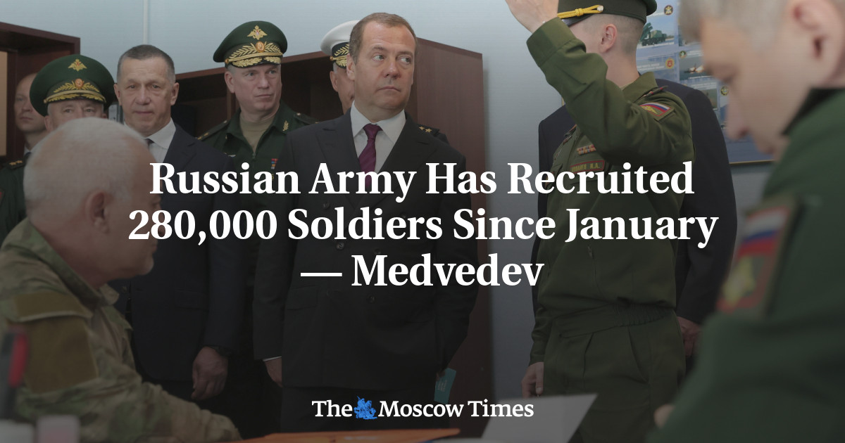 Russian Army Has Recruited 280,000 Soldiers Since January — Medvedev