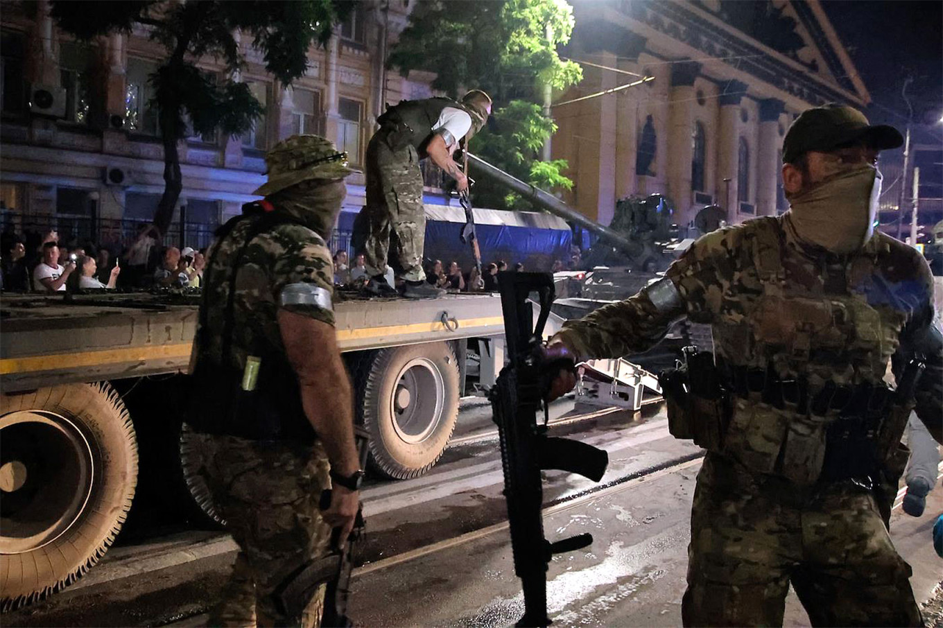  Wagner Fighters in Rostov-on-Don during Prigozhin's mutiny against Russia's military leadership. Vasily Deryugin / Kommersant 