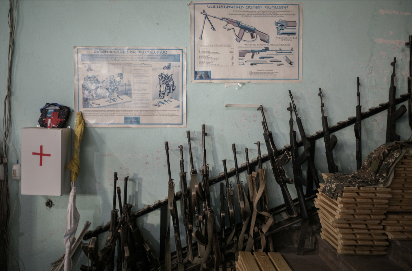  Rifles stored Tom J. Bennett 