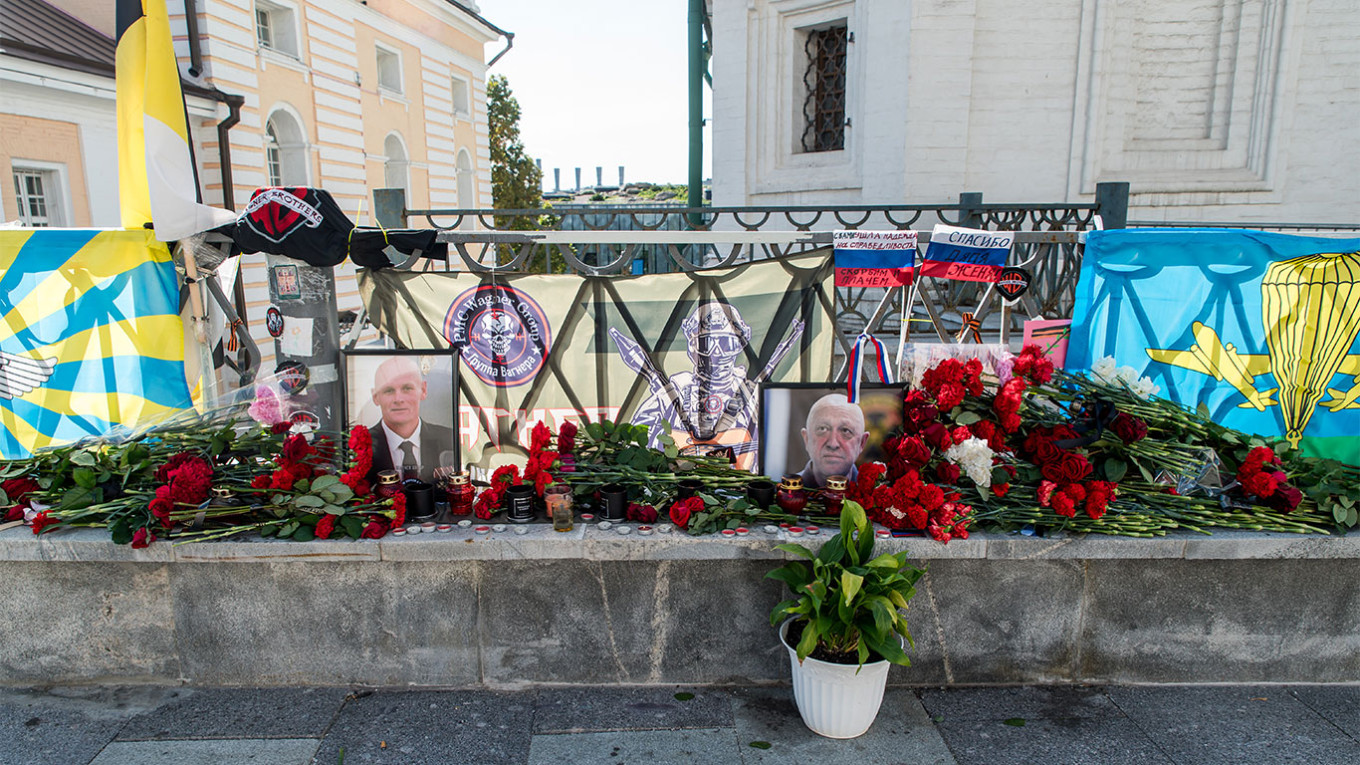  Memorial to the leadership of PMC Wagner, killed in a plane crash on August 23, 2023 in the Tver region. Okras (CC BY-SA 4.0) 