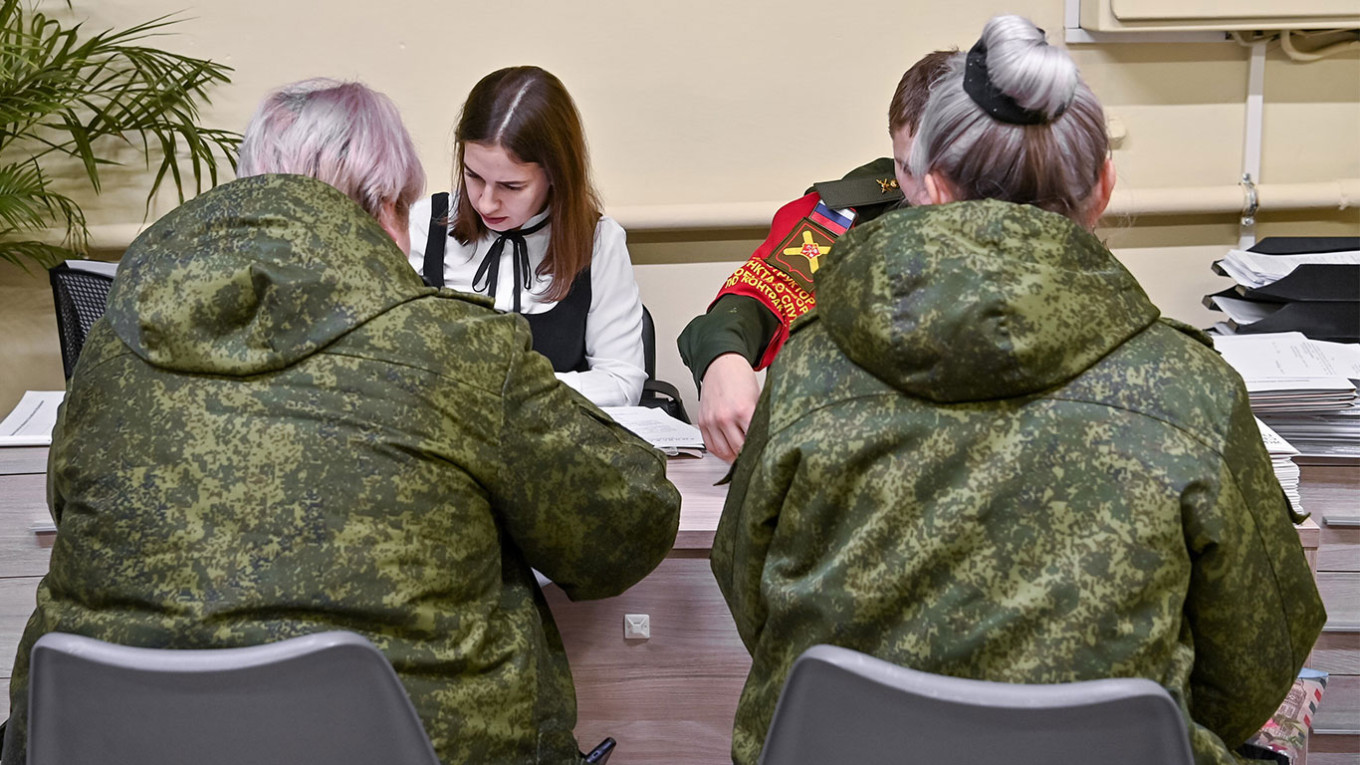  Recruitment point for military service under a contract in Moscow. Maxim Mishin, Press Service of the Mayor and Government of Moscow 