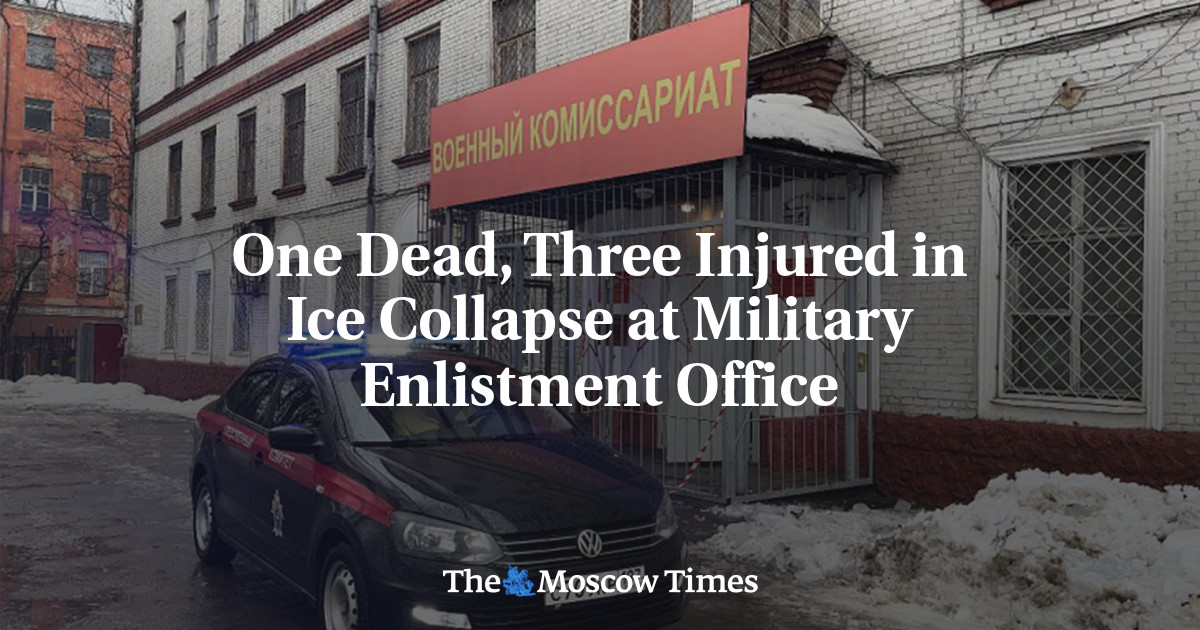 One Dead, Three Injured in Ice Collapse at Military Enlistment Office