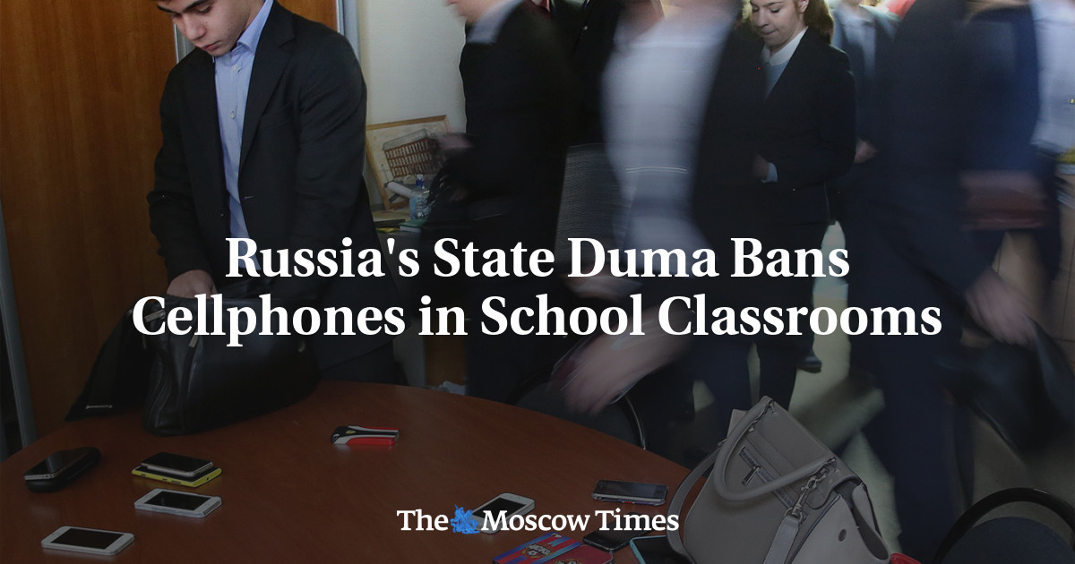 Russia’s State Duma Bans Cellphones in School Classrooms