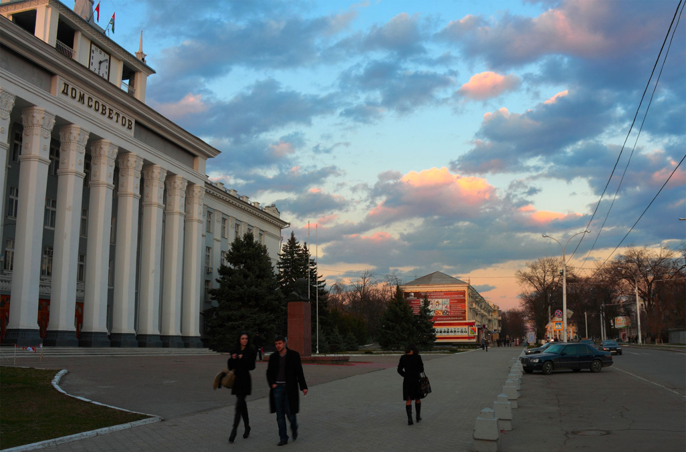  Tiraspol, the capital of Transnistria. Eugene Romanenko (CC BY 2.0) 