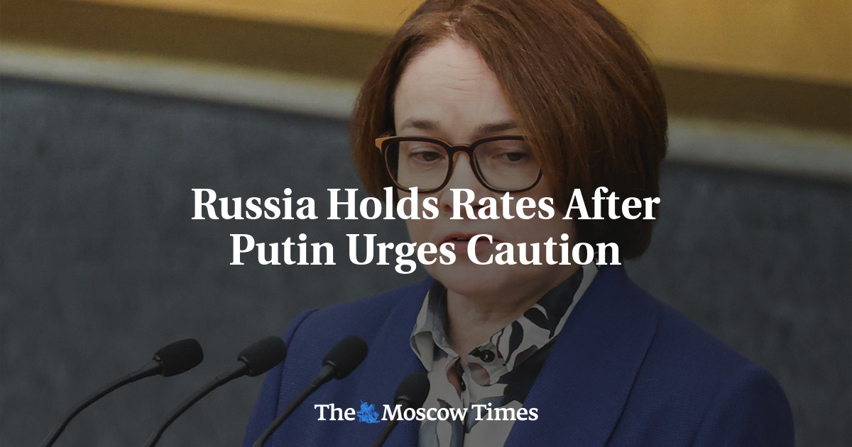Russia Holds Rates After Putin Urges Caution