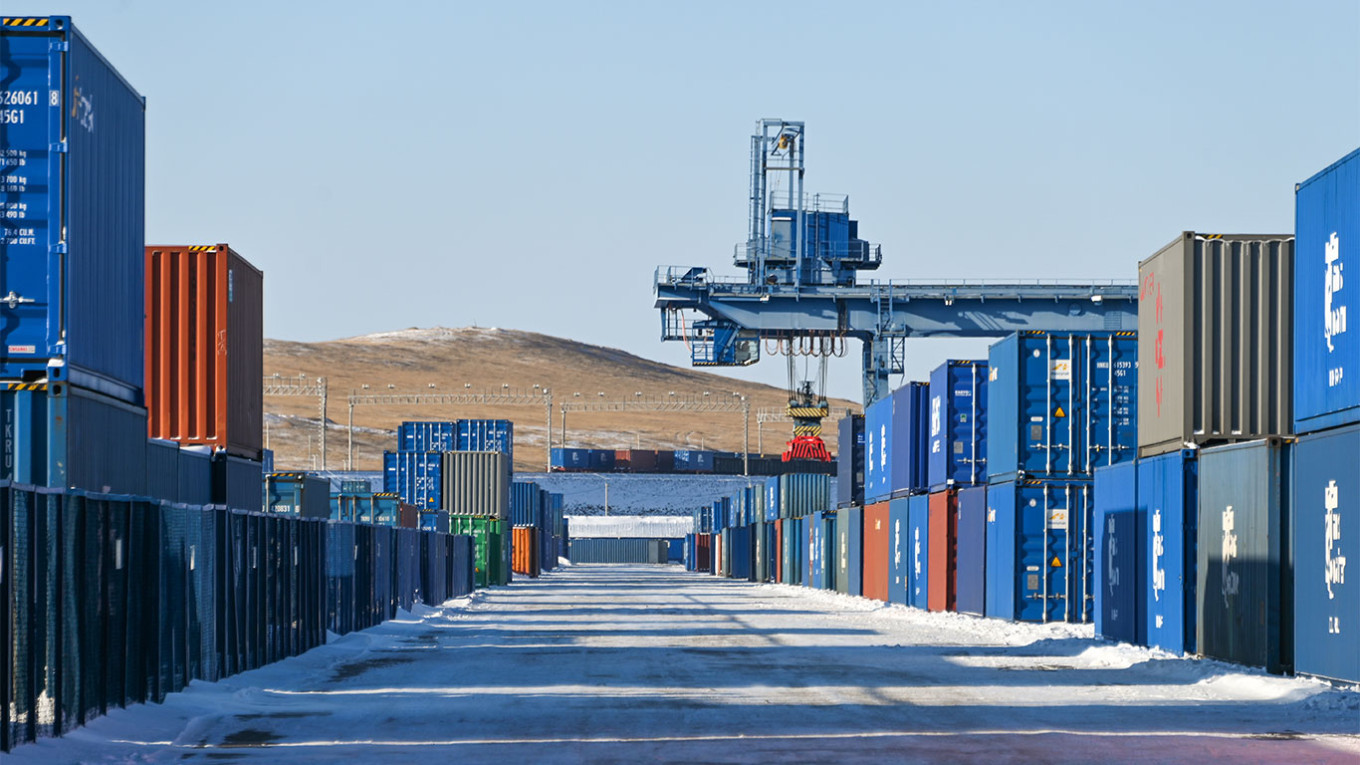  A container trading terminal in Russia's Zabaikalsk on the border with China. Yevgeny Epanchintsev / TASS 