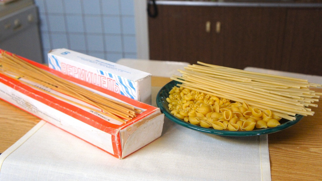  Soviet macaroni and vermicelli (photo taken at the Museum of Soviet Life in Moscow). Olga and Pavel Syutkin 