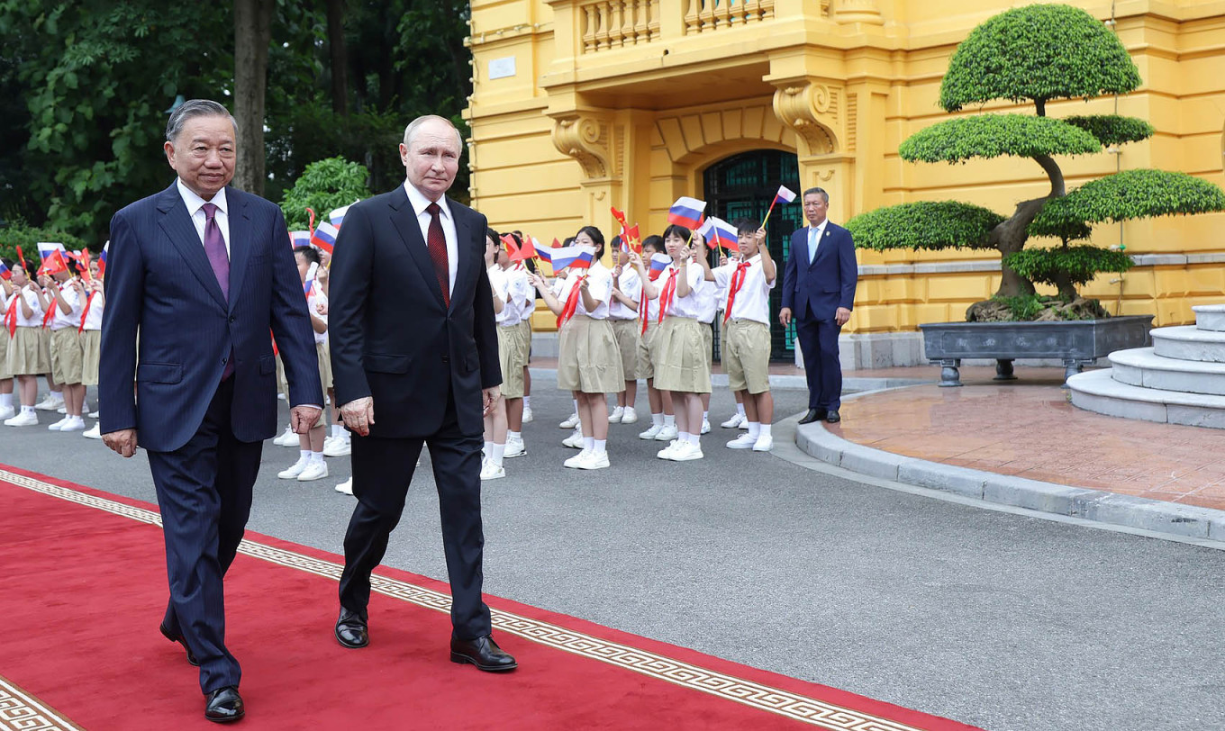  President Vladimir Putin with Vietnamese counterpart To Lam. kremlin.ru 