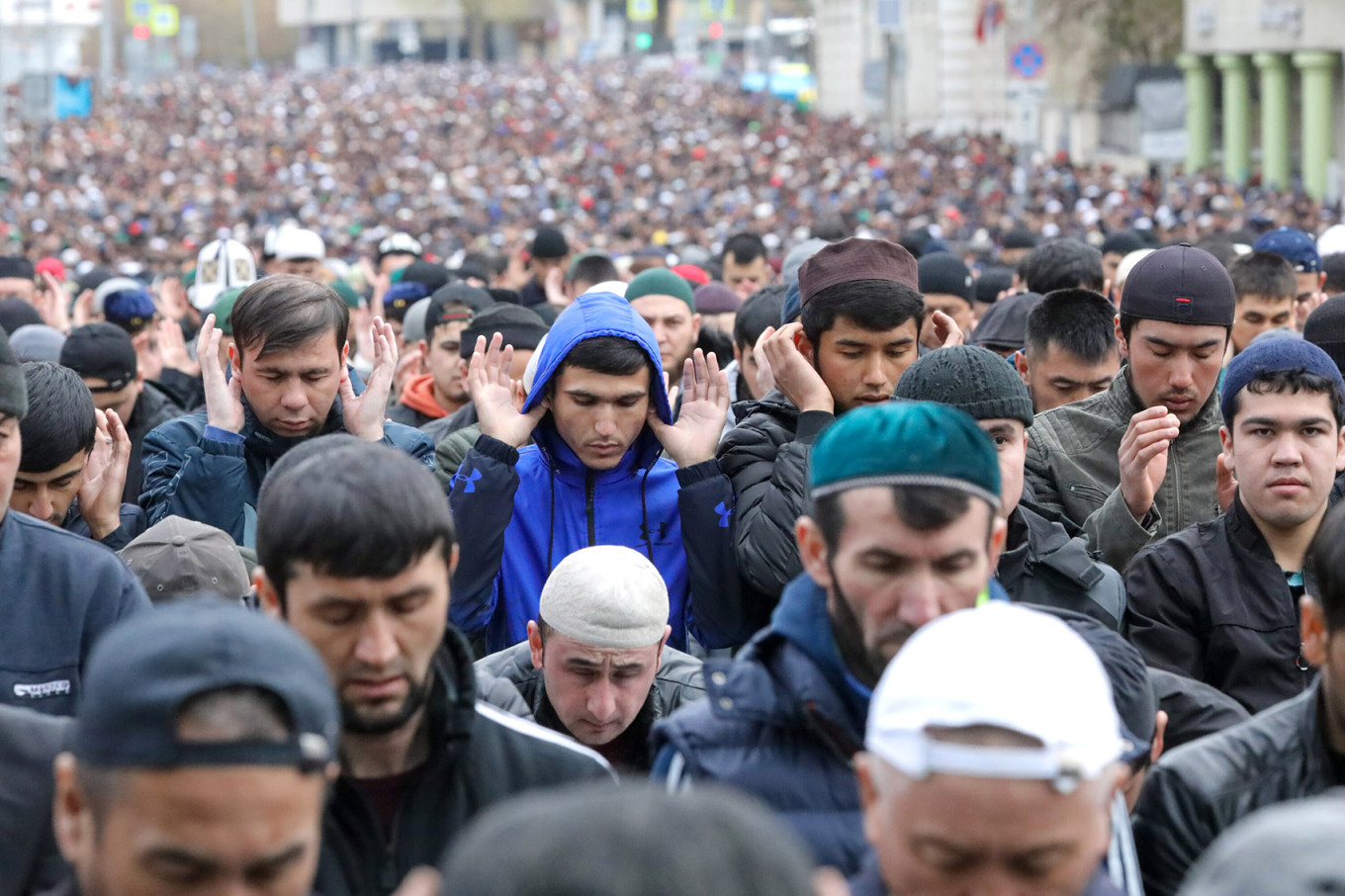 Muslims celebrating Uraza Bayram in Moscow. Sophia Sandurskaya / Moskva News Agency
