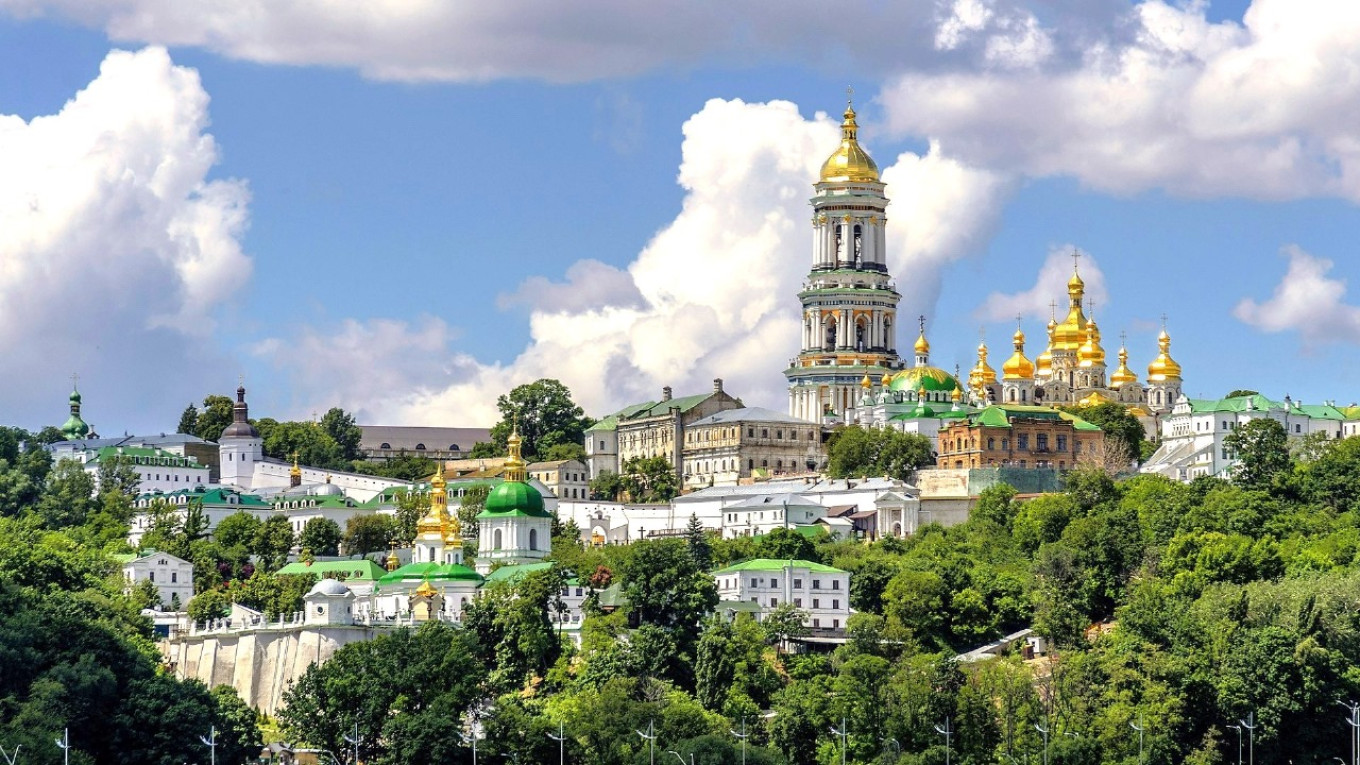  Kyiv-Pechersk Lavra is still drowning in gardens today. Wikimedia Commons 