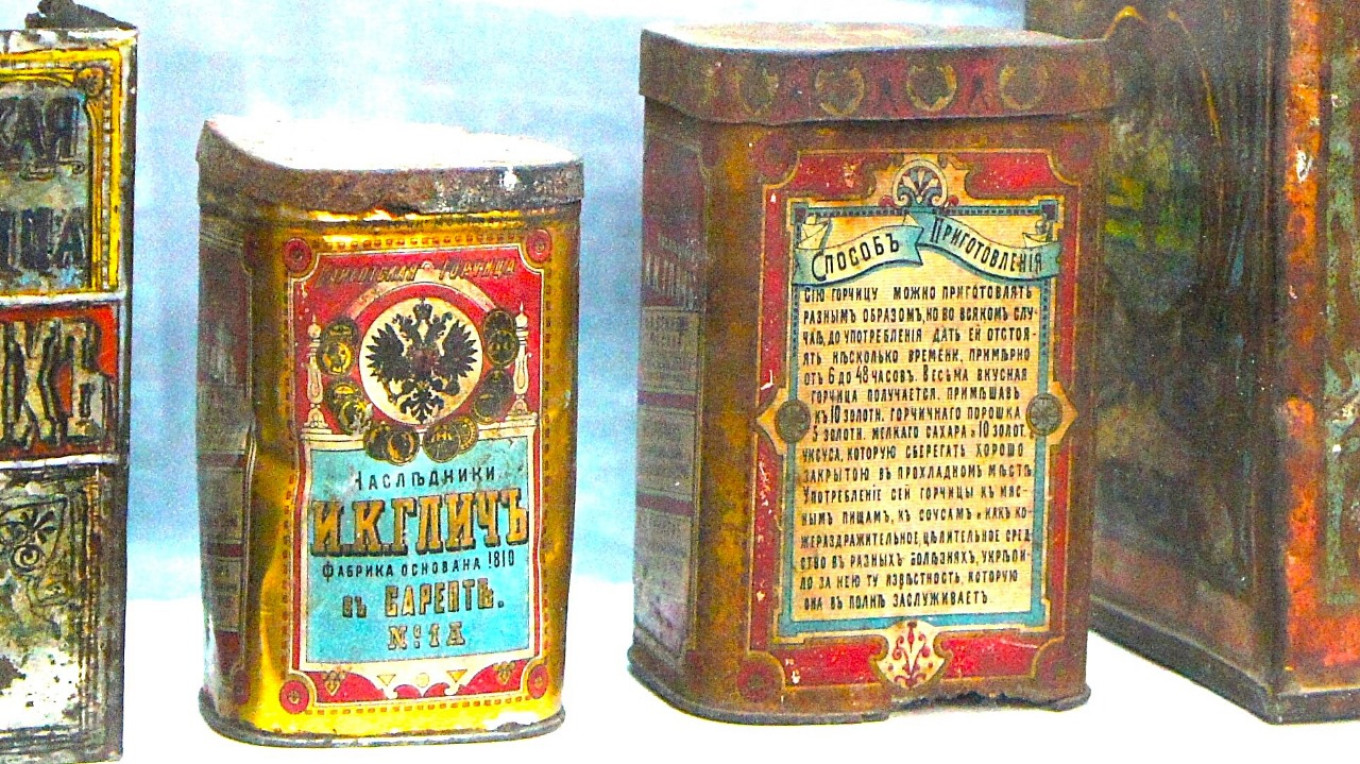  Cans of Sarepta mustard powder from Neitz's heir, merchant Johann Kaspar Glitch. Exhibit at the Museum-Reserve of Staraya Sarepta. Photo courtesy of authors. 