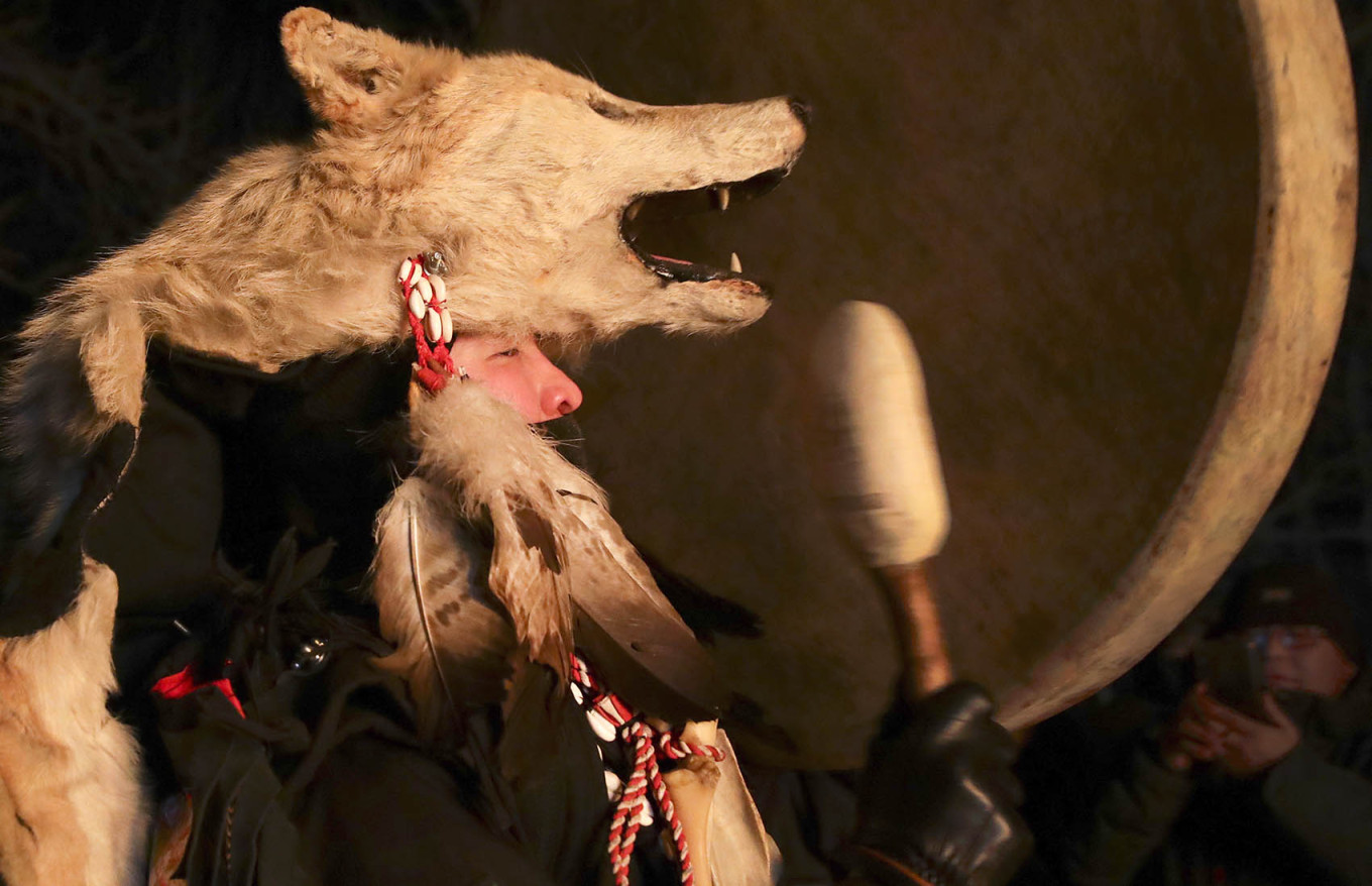  A shaman conducts a ritual during the Lunar New Year in the republic of Tyva. Kirill Kukhmar / TASS 