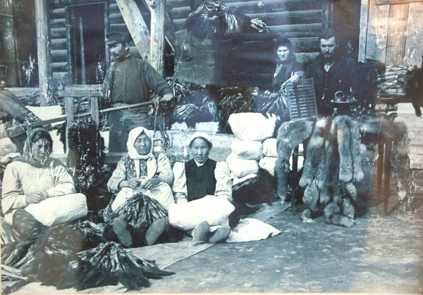  Yakut peasants at the market (1900s). Courtesy of Museum of the History and Culture of the Peoples of the North, Yakutsk 