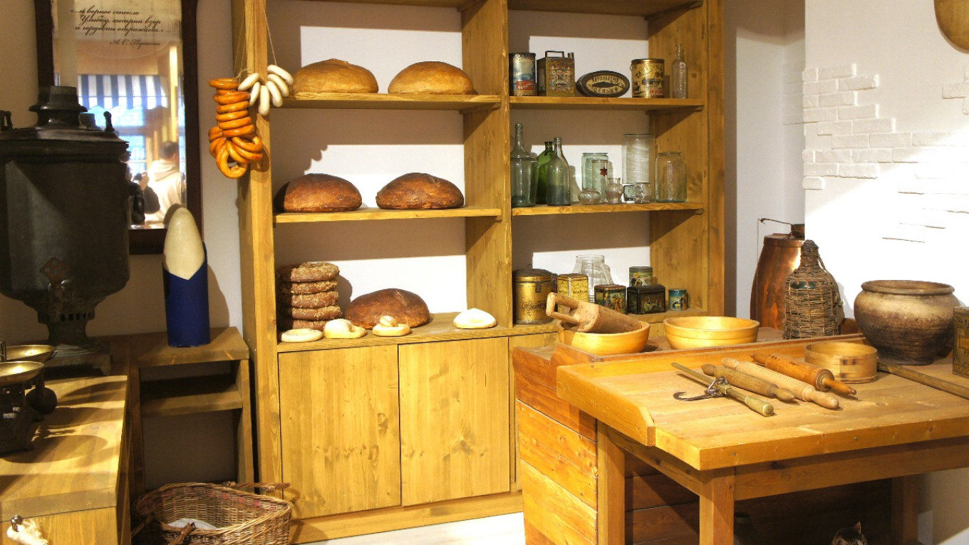  Interior of a Russian bakery in St. Petersburg in the 19th century. From the exposition of the Bread Museum in St. Petersburg, photo by the authors. 